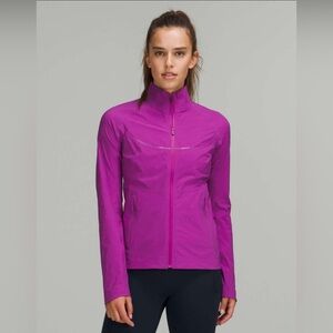 Lululemon Fast and Free Windbreaker
Vivid Plum in size 10
